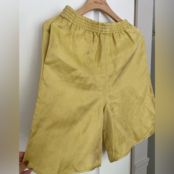 Wilfred Funk shorts. Worn twice. Too small. Mid thigh - Picture 2 of 6